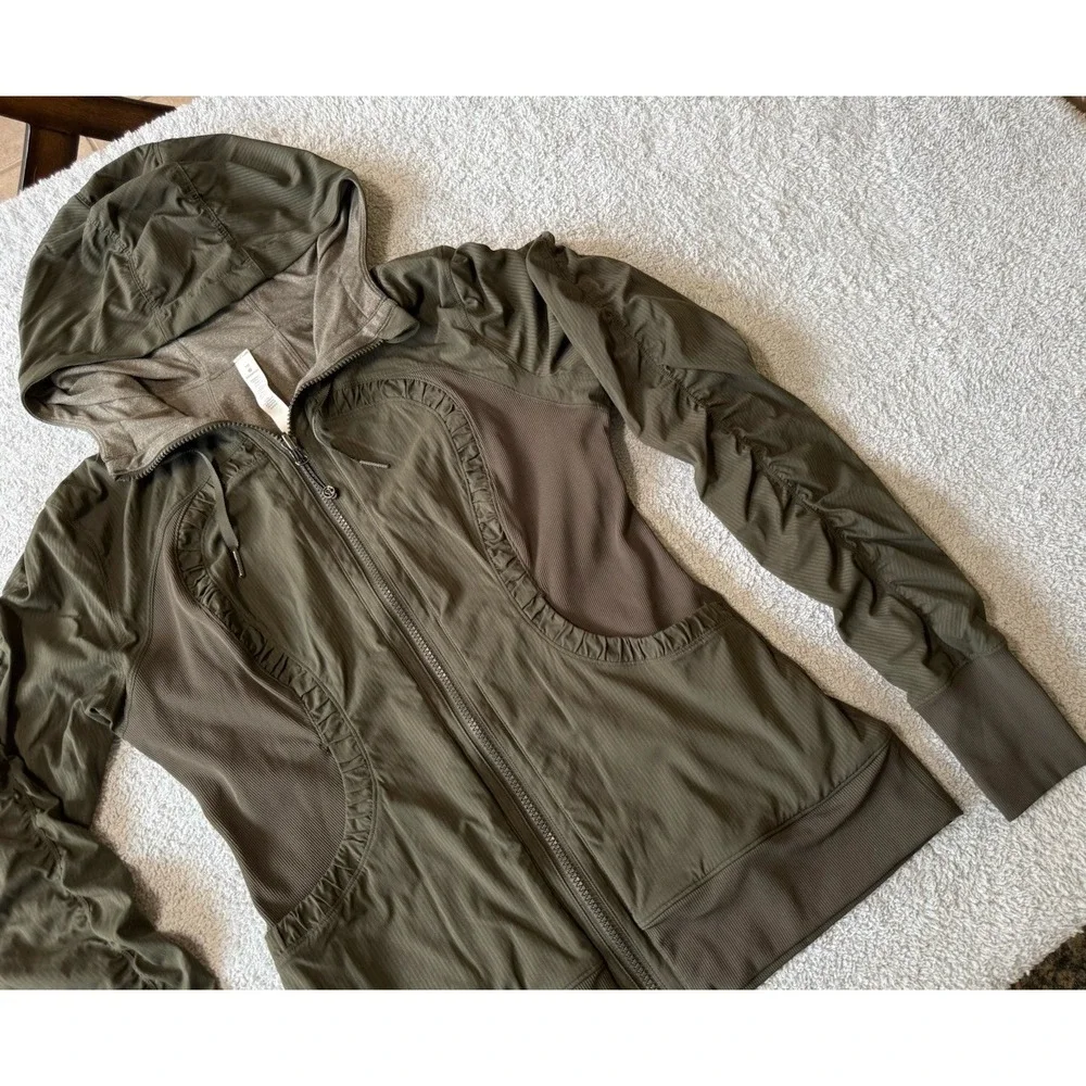 Lululemon Dance Studio Jacket III‎ Dark Olive Reversible Full-Zip Hooded Size 10